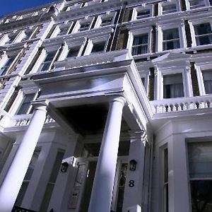 Oxbridge Apartments